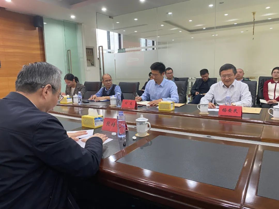 奉賢區(qū)人大常委會(huì)黨組書記、主任張培榮一行蒞臨上海山美股份開展“優(yōu)環(huán)境、穩(wěn)經(jīng)濟(jì)”大走訪大調(diào)研